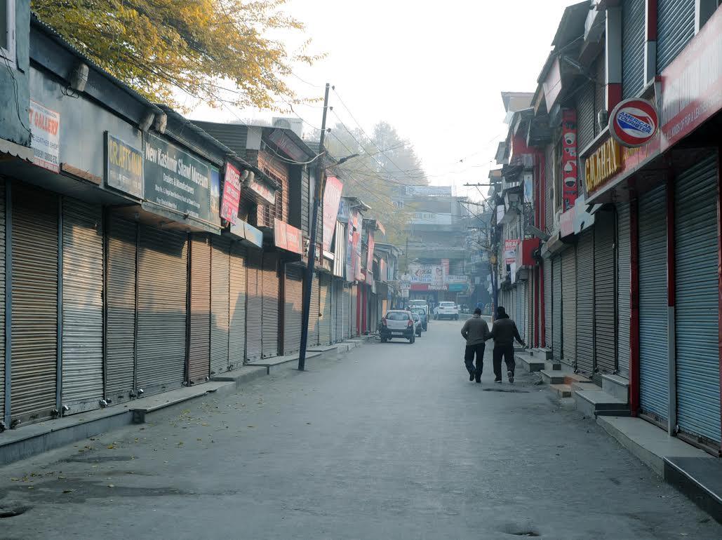 Shutdown against Kulgam killings cripples normal life in Kashmir